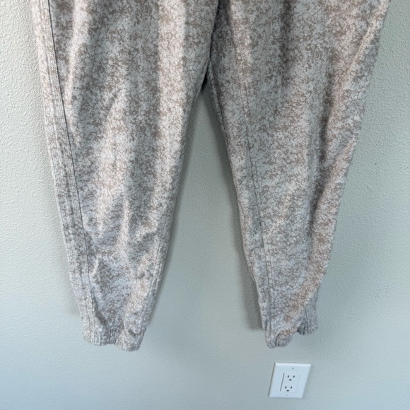 Athleta Farallon Printed Jogger Pants Pebbles Textured Abalone Women’s Medium - Picture 5 of 12